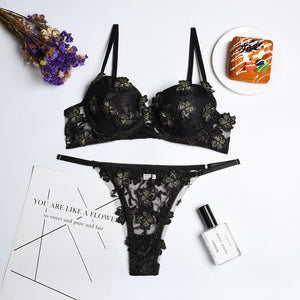 New Sexy Lingerie Set Flower Embroidery Girl Underwear With Chest Pad