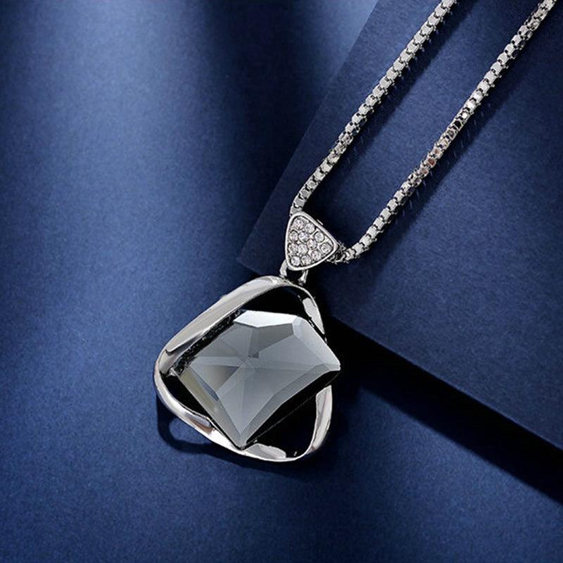 Women's Solid Color Sweater Chain with Rhinestone Inlay – Durable Alloy Streetwear Accessory