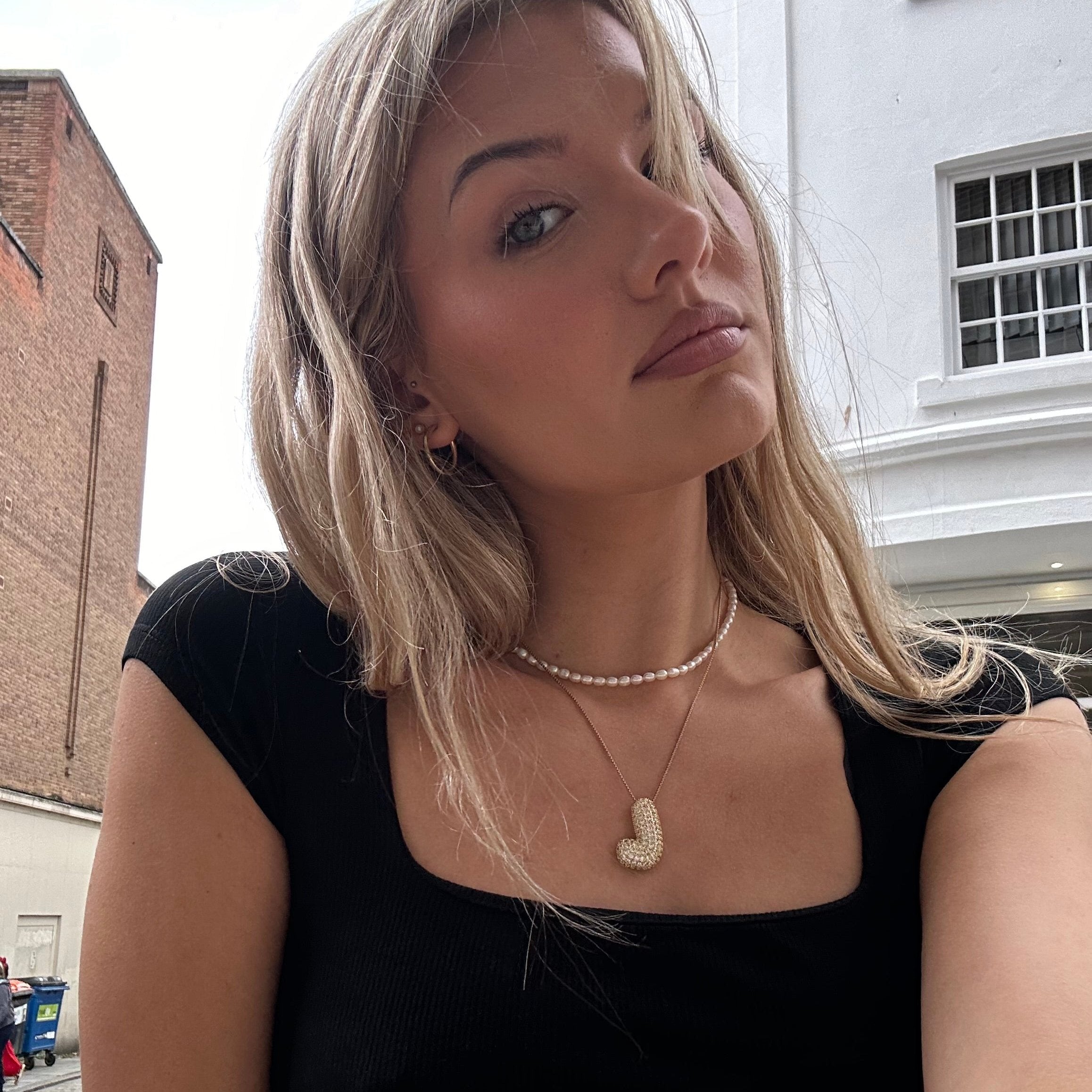 18k Gold Initial Diamond Necklace for Women – Personalized Customizable Pendant, Hypoallergenic and Waterproof