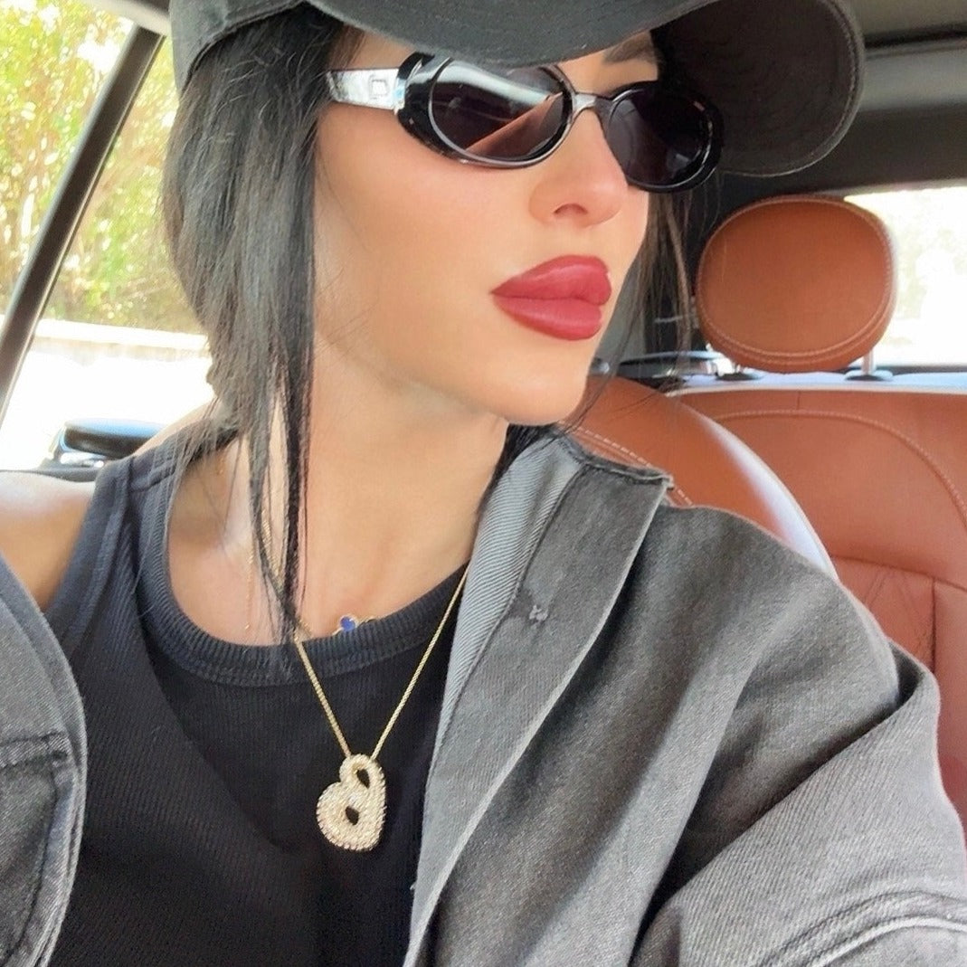 18k Gold Initial Diamond Necklace for Women – Personalized Customizable Pendant, Hypoallergenic and Waterproof