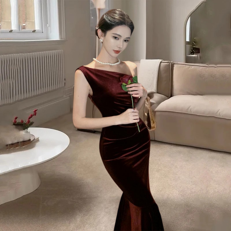 Women's Evening Gown Wine Red Velvet Mermaid Silhouette