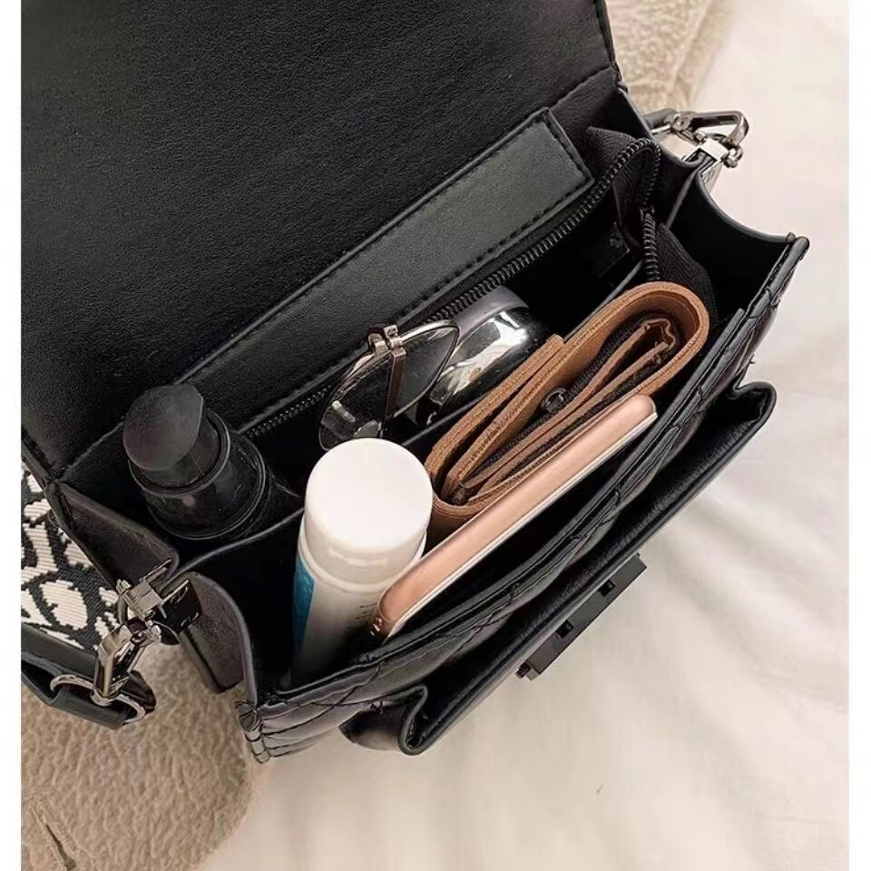 Women's Black Shoulder Bag Medium Leather - Stylish & Functional