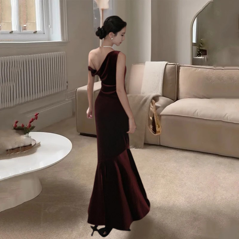 Women's Evening Gown Wine Red Velvet Mermaid Silhouette