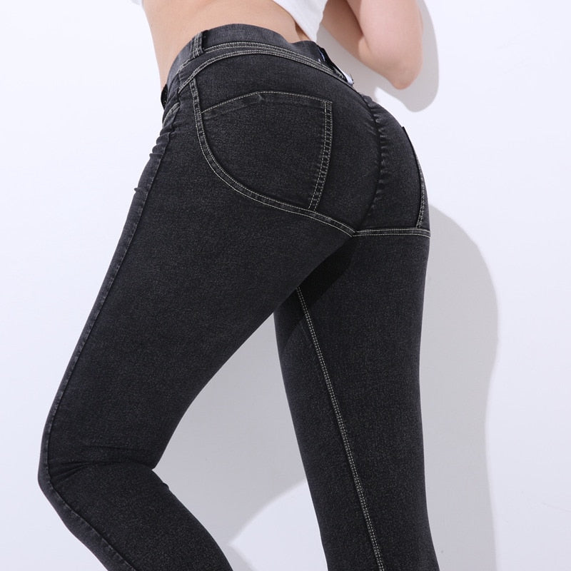 Expansive Fitted Jeans