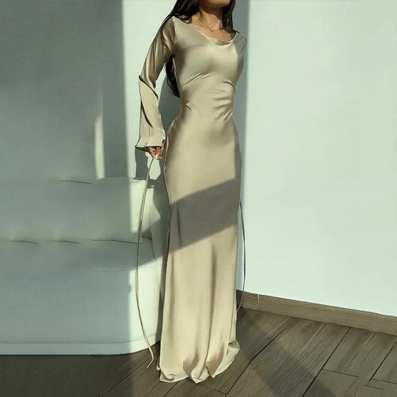 Women's Elegant Fitted Bodice Floor Length Maxi Dress with Long Flared Sleeves