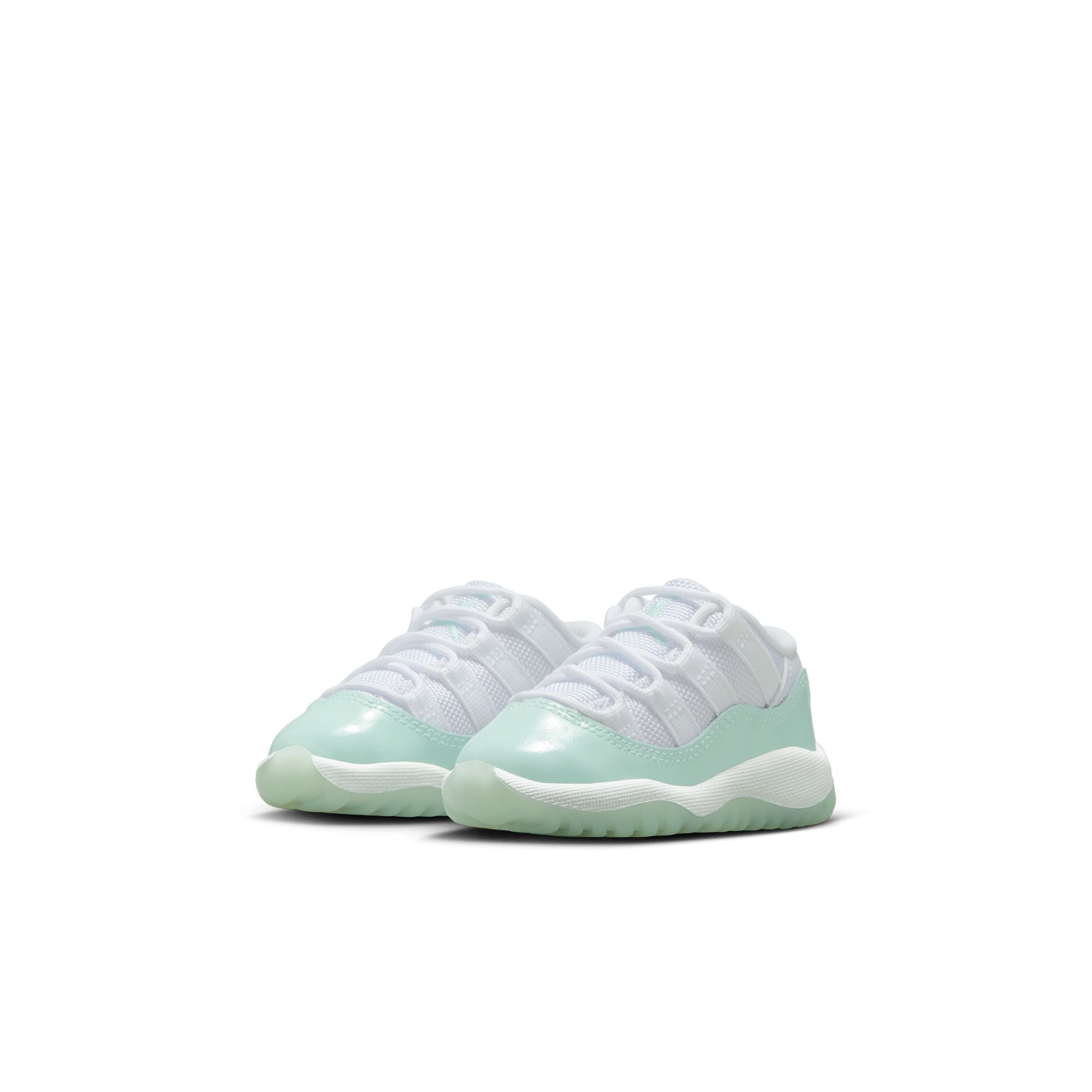 Y Jordan 11 Retro Low "Igloo" 645107-103