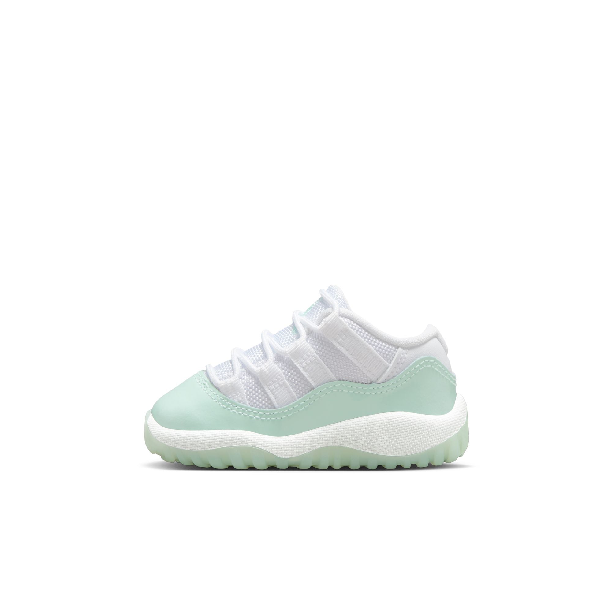 Y Jordan 11 Retro Low "Igloo" 645107-103