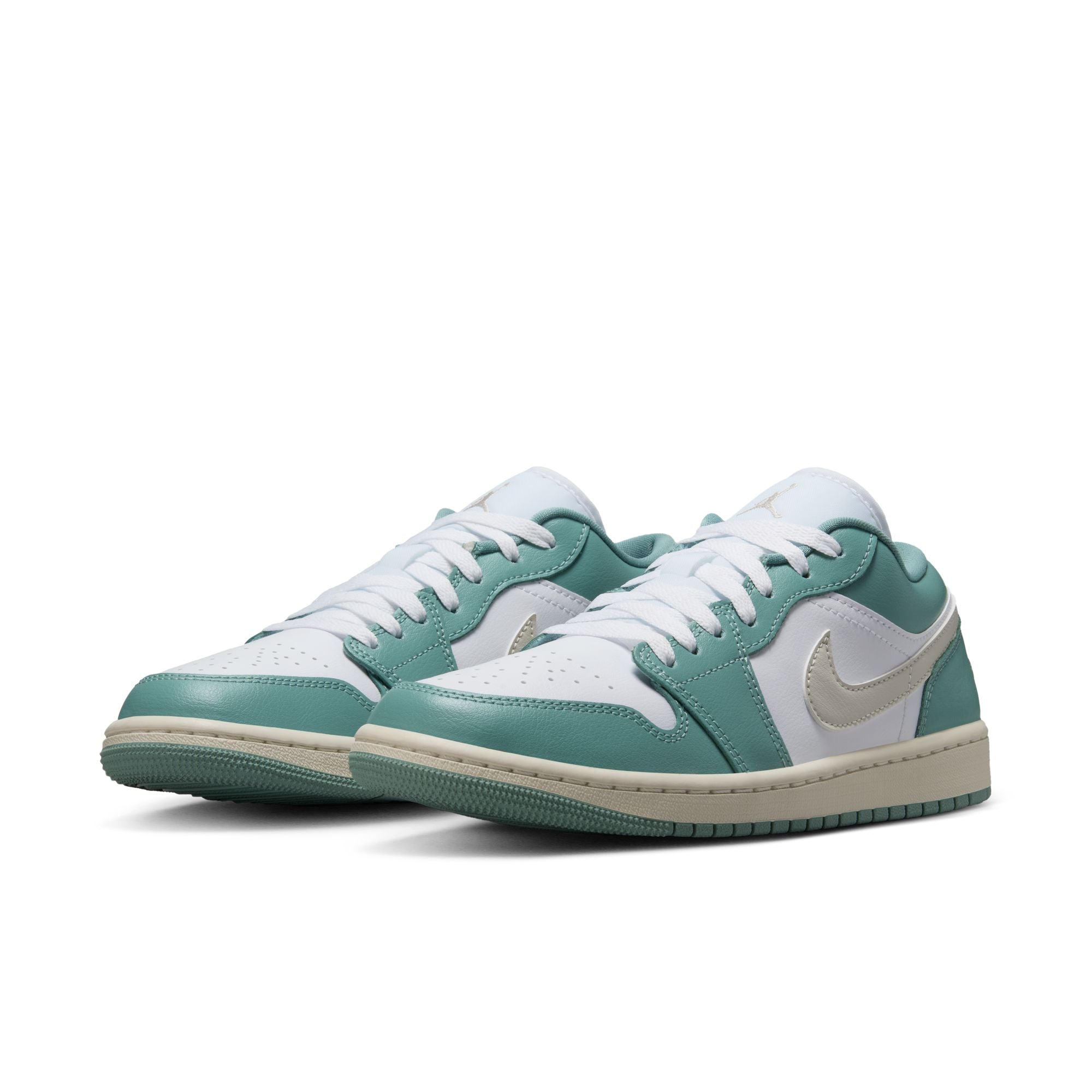 W Air Jordan 1 Low DC0774-138