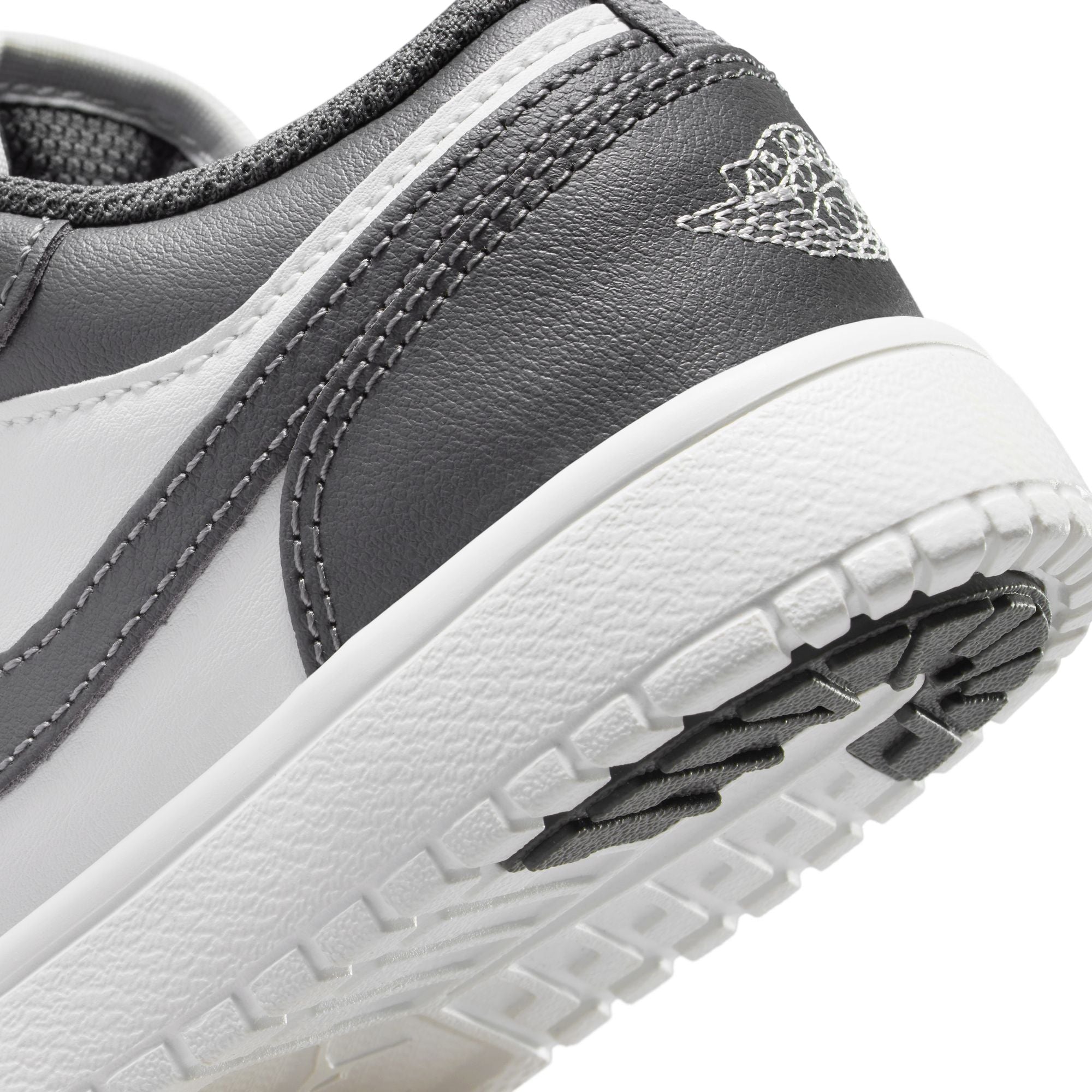 Y Jordan 1 Low Alt DR9748-044