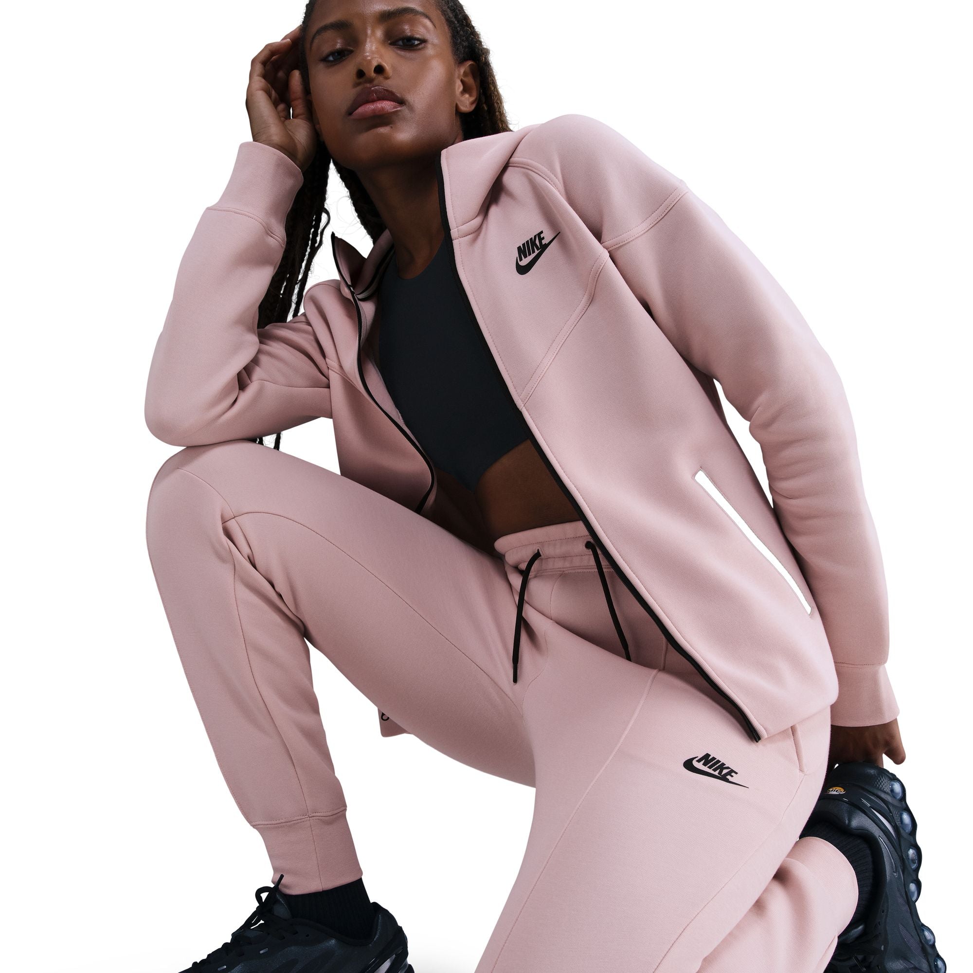 W Nike Sportswear Tech Fleece FB8330-667