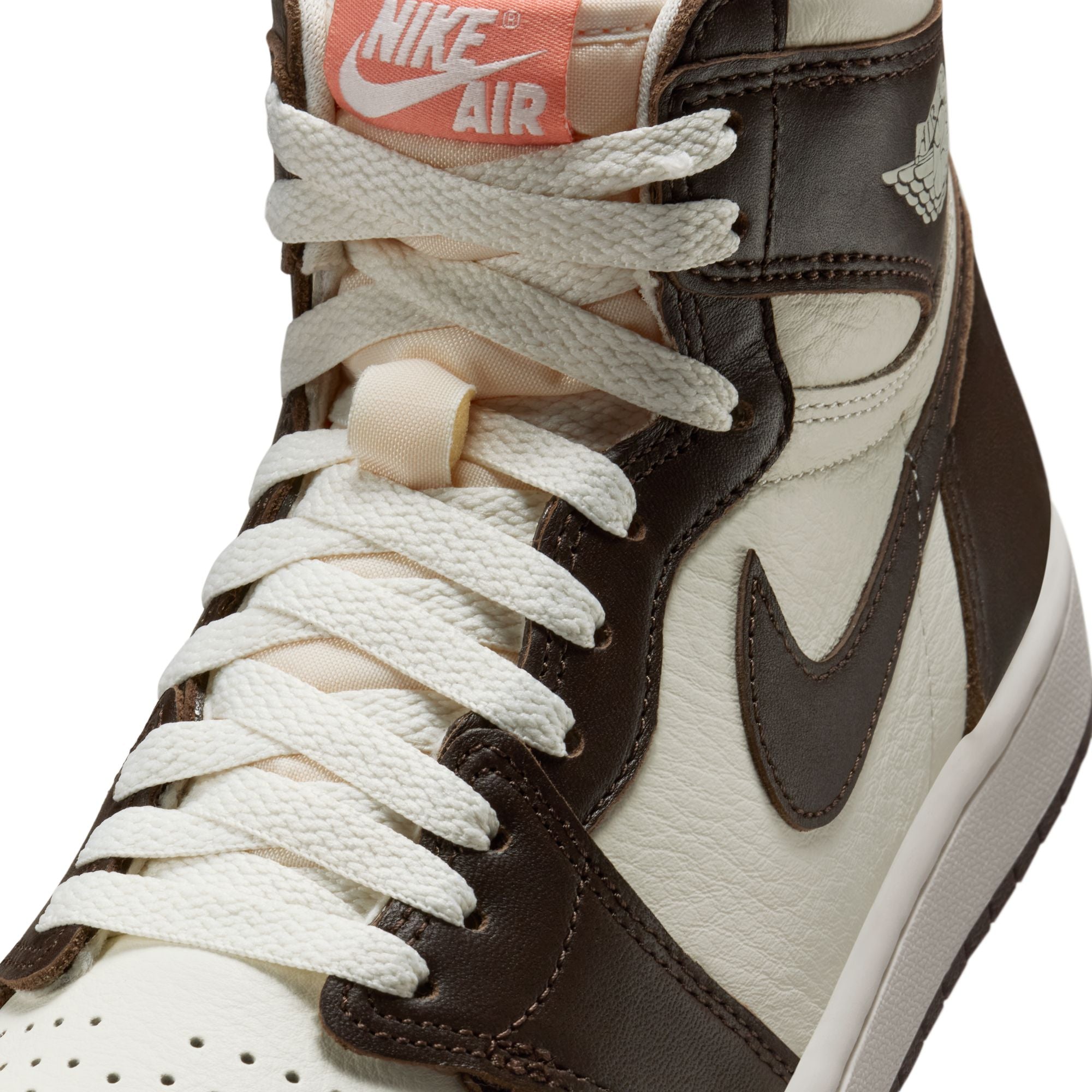 W Air Jordan 1 Retro High OG "Baroque Brown and Sail" FD2596-200