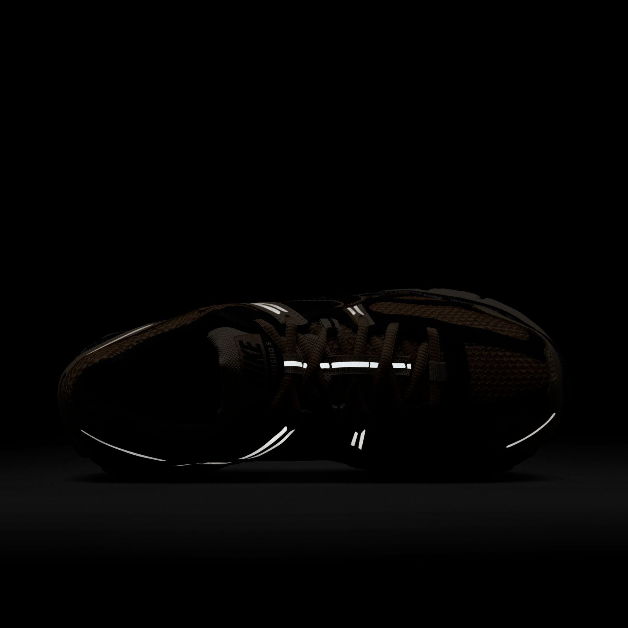 W Nike Zoom Vomero 5 FJ2028-106