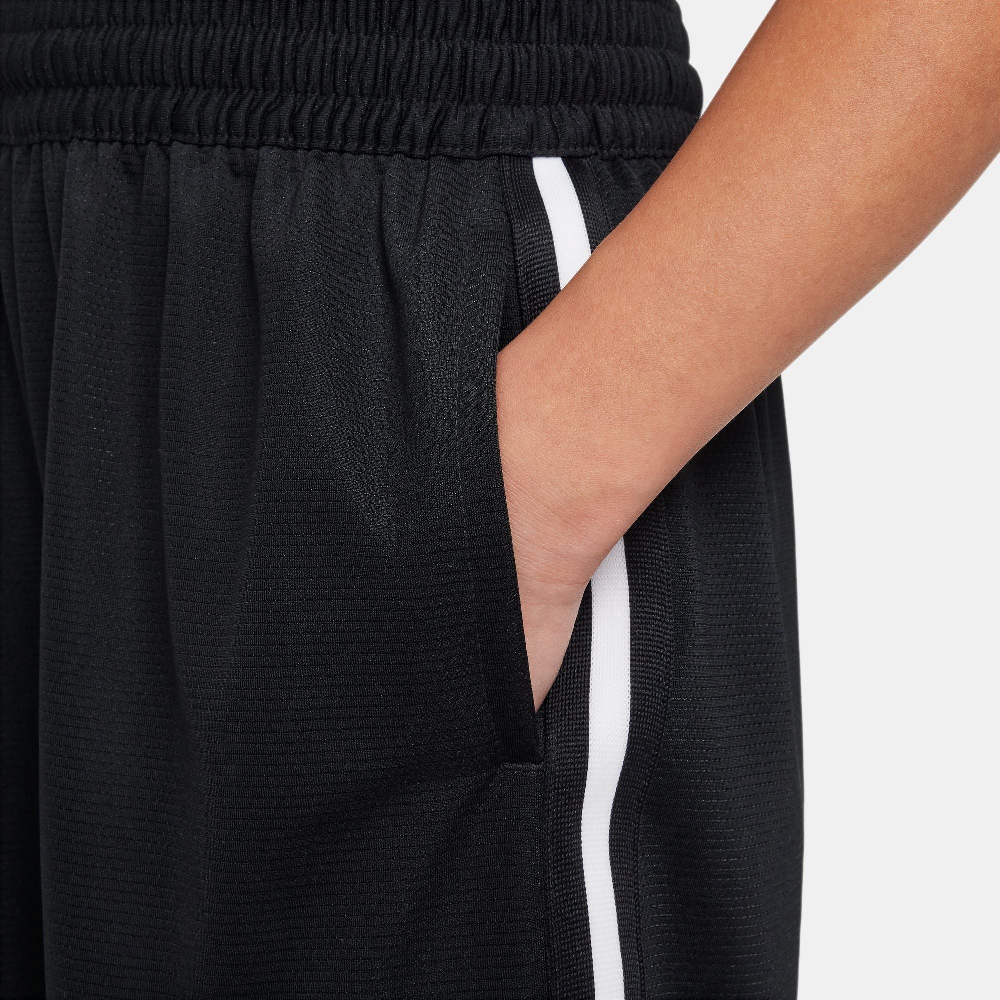 Y Nike Dri-FIT DNA FJ6802-010