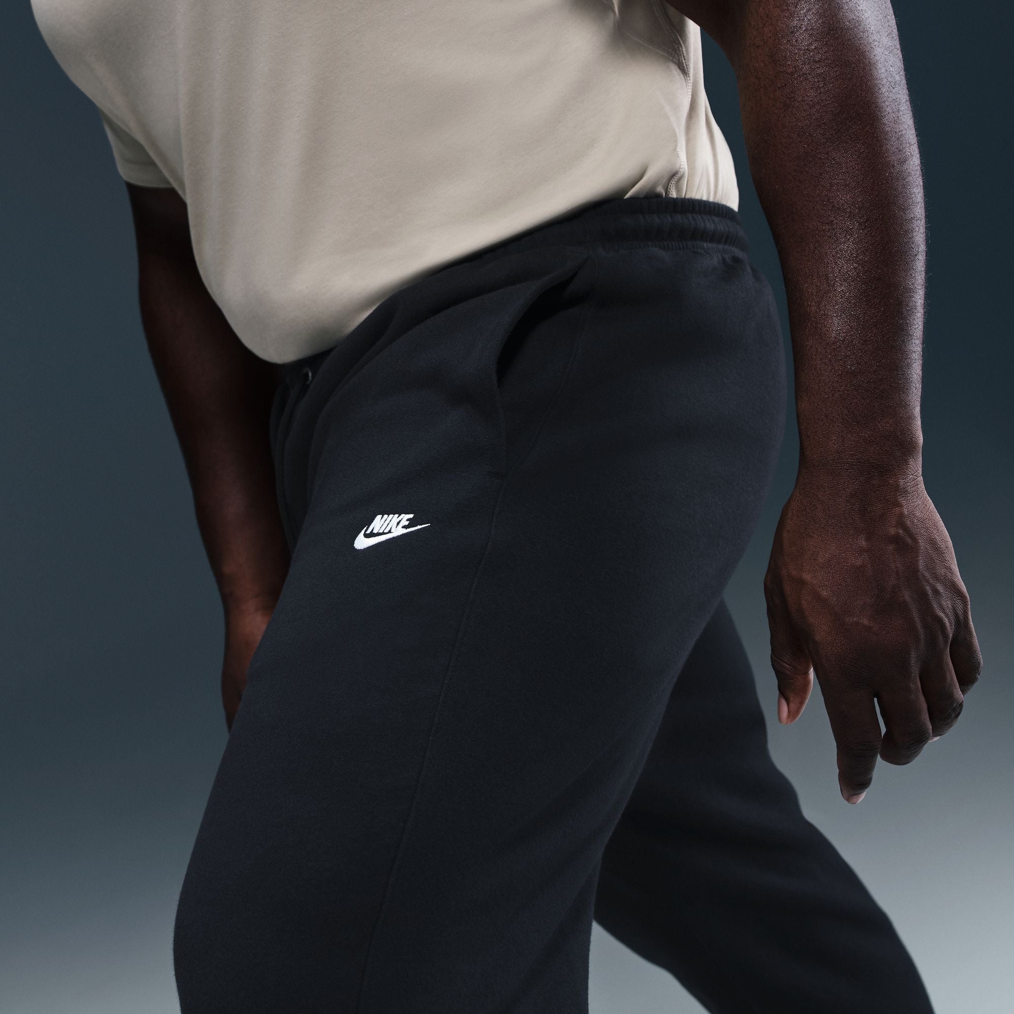 M Nike Club FN3808-010