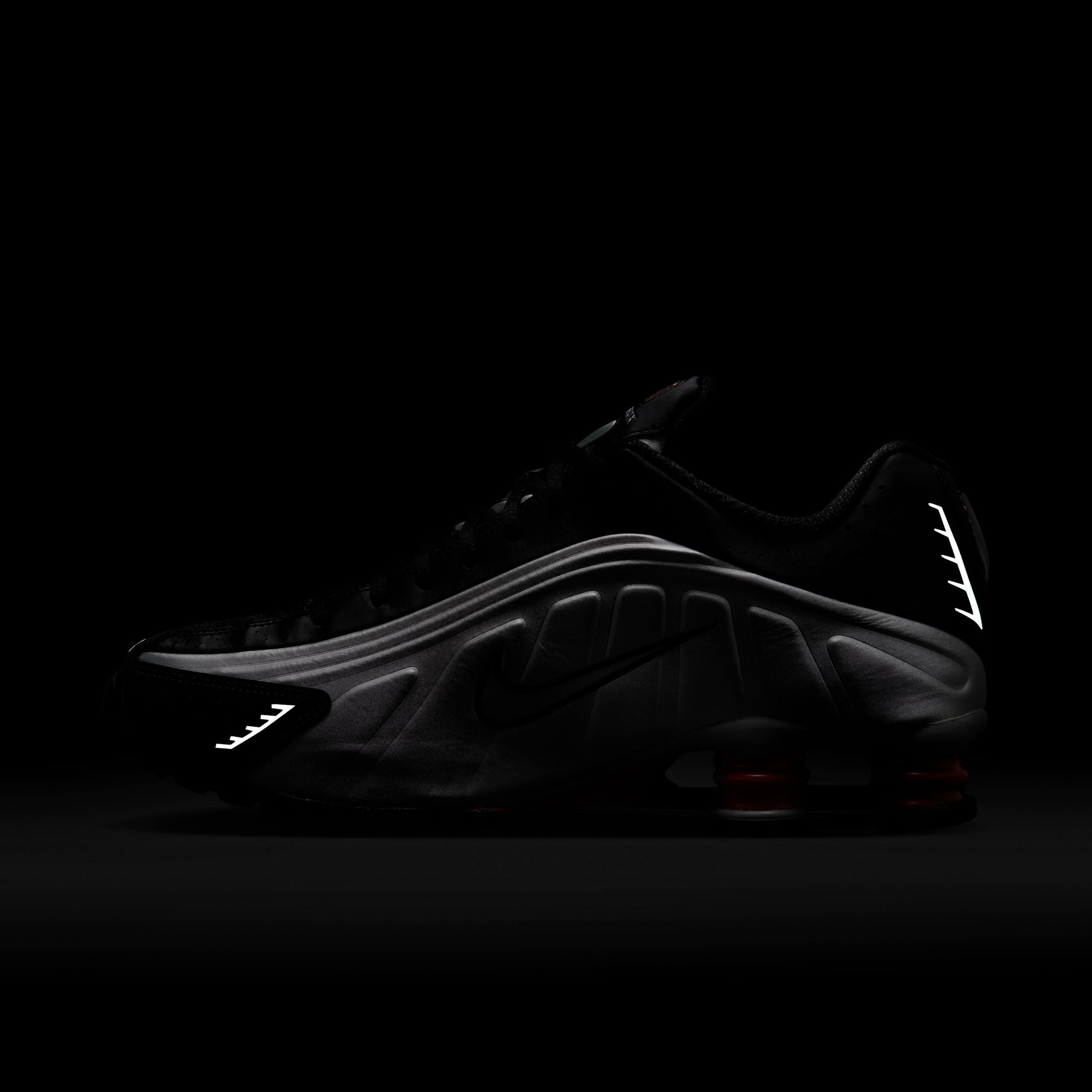 M Nike Shox R4 HQ1988-002
