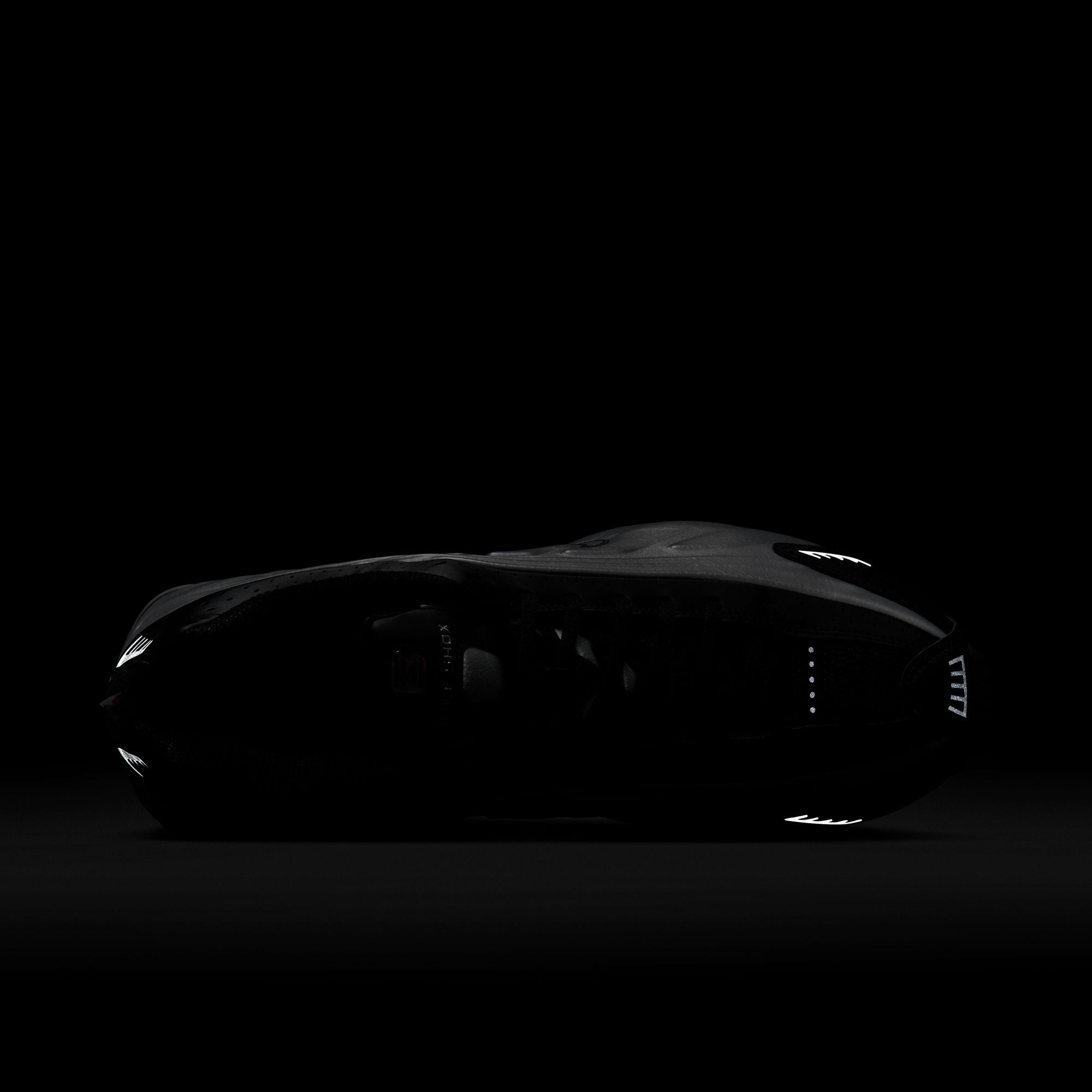 M Nike Shox R4 HQ1988-002