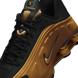 M Nike Shox R4 HQ1988-700