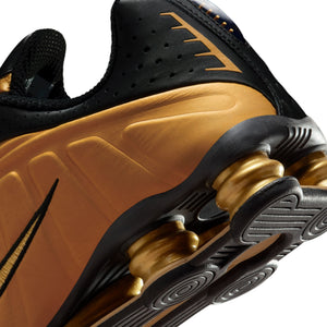 M Nike Shox R4 HQ1988-700
