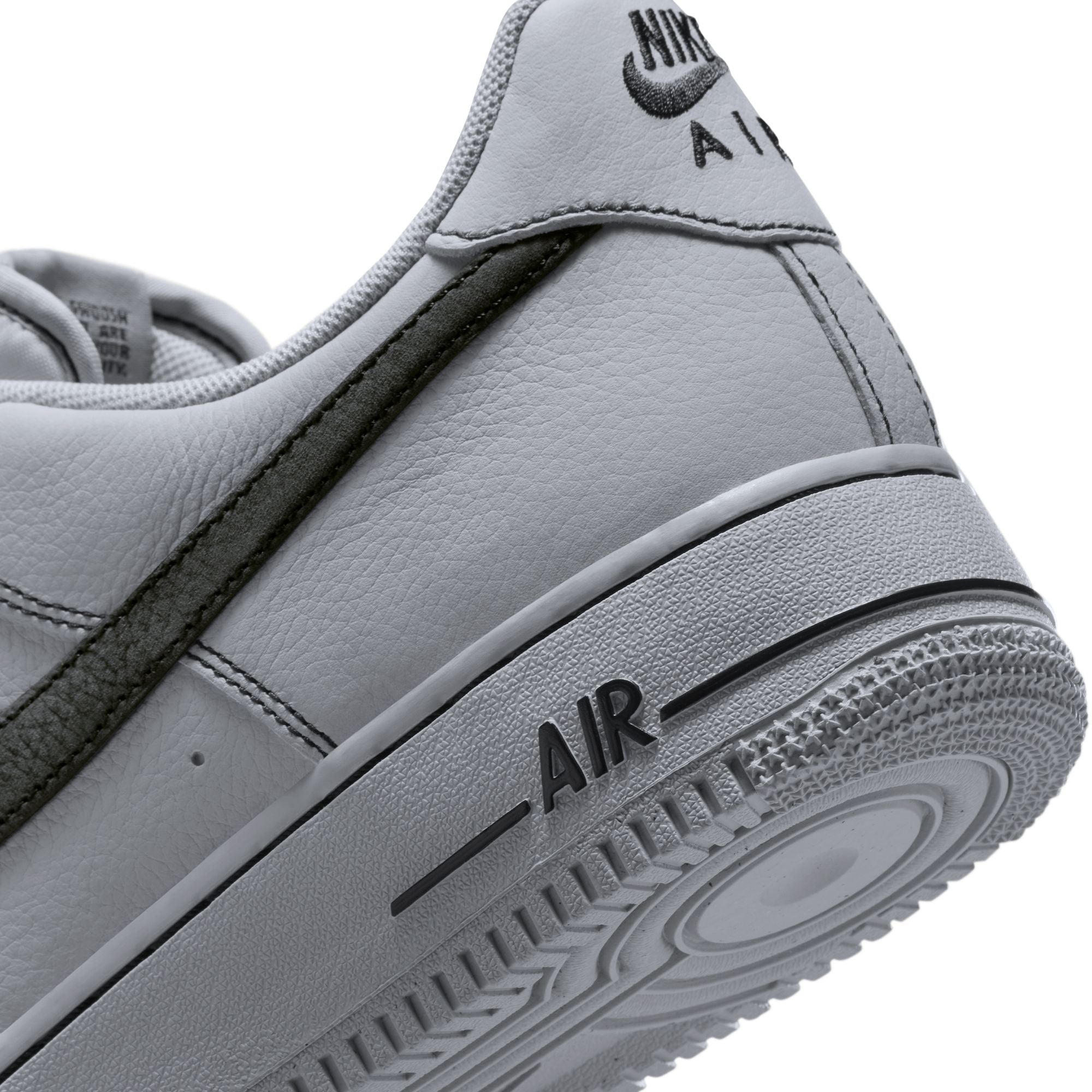 M Nike Air Force 1 '07 LV8 HQ2037-004