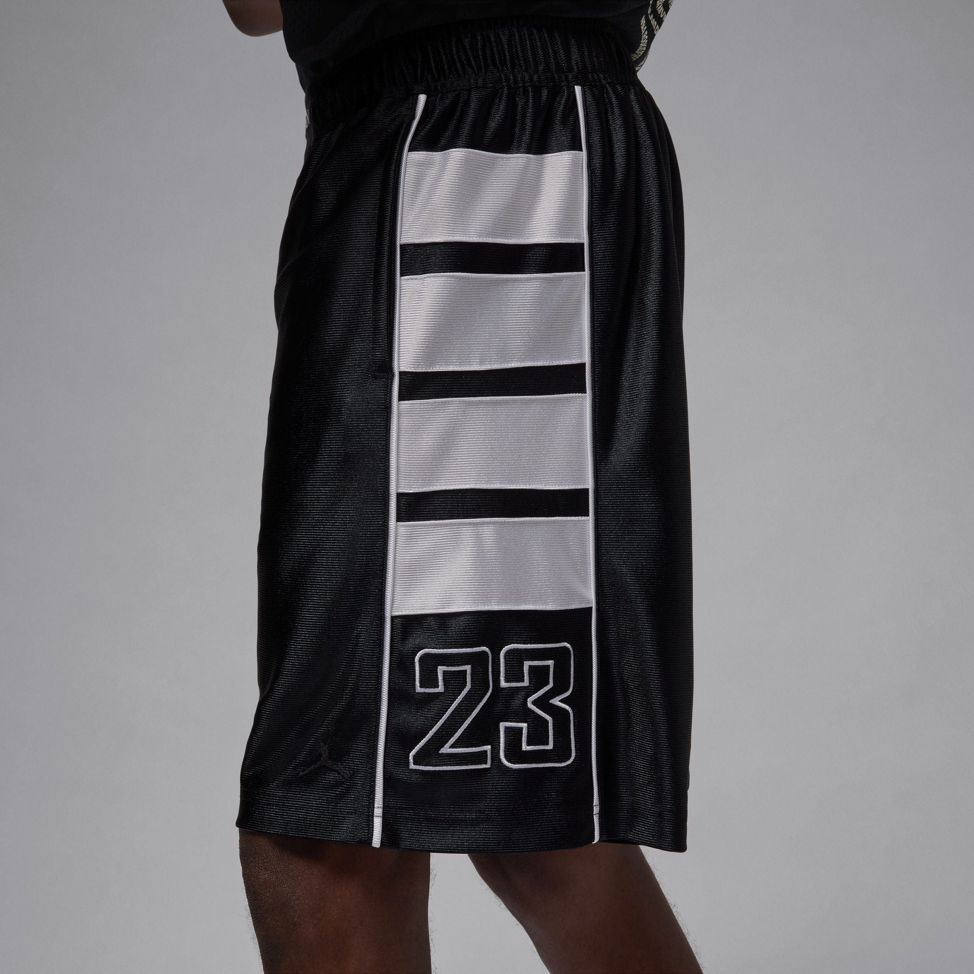 M Jordan Brooklyn Cat Scratch HV0560-011