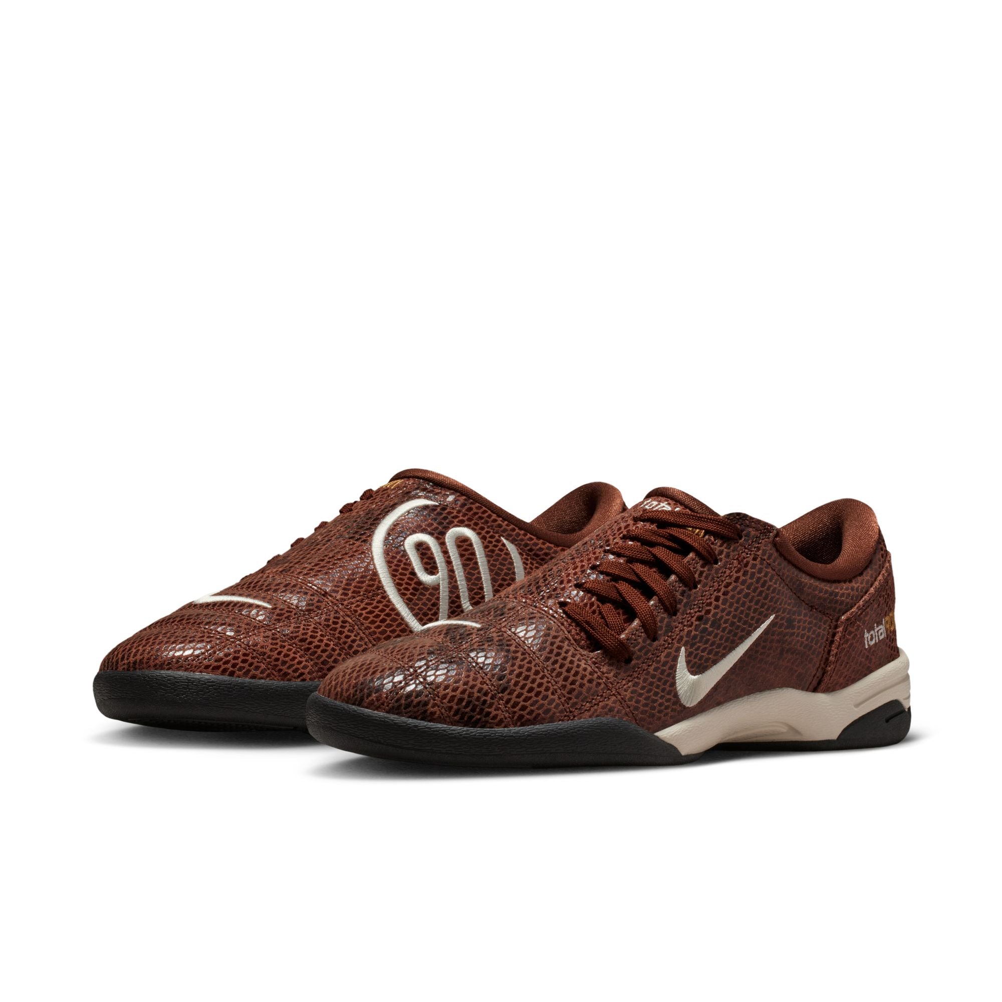 W Nike Total 90 SE IB4204-201