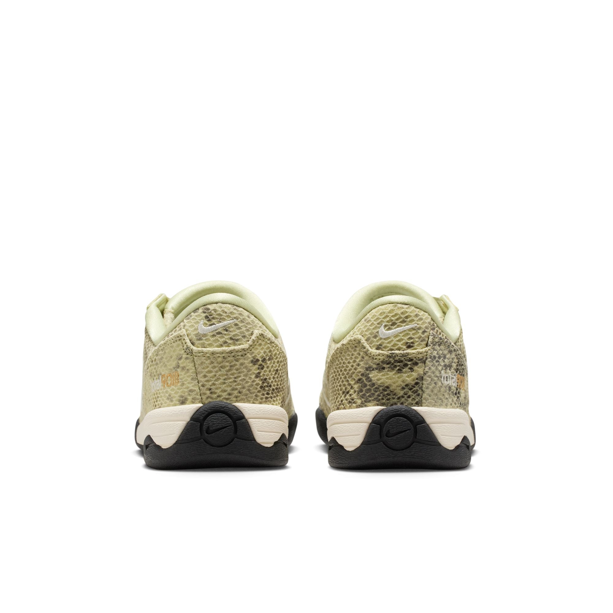 W Nike Total 90 SE IB4204-301