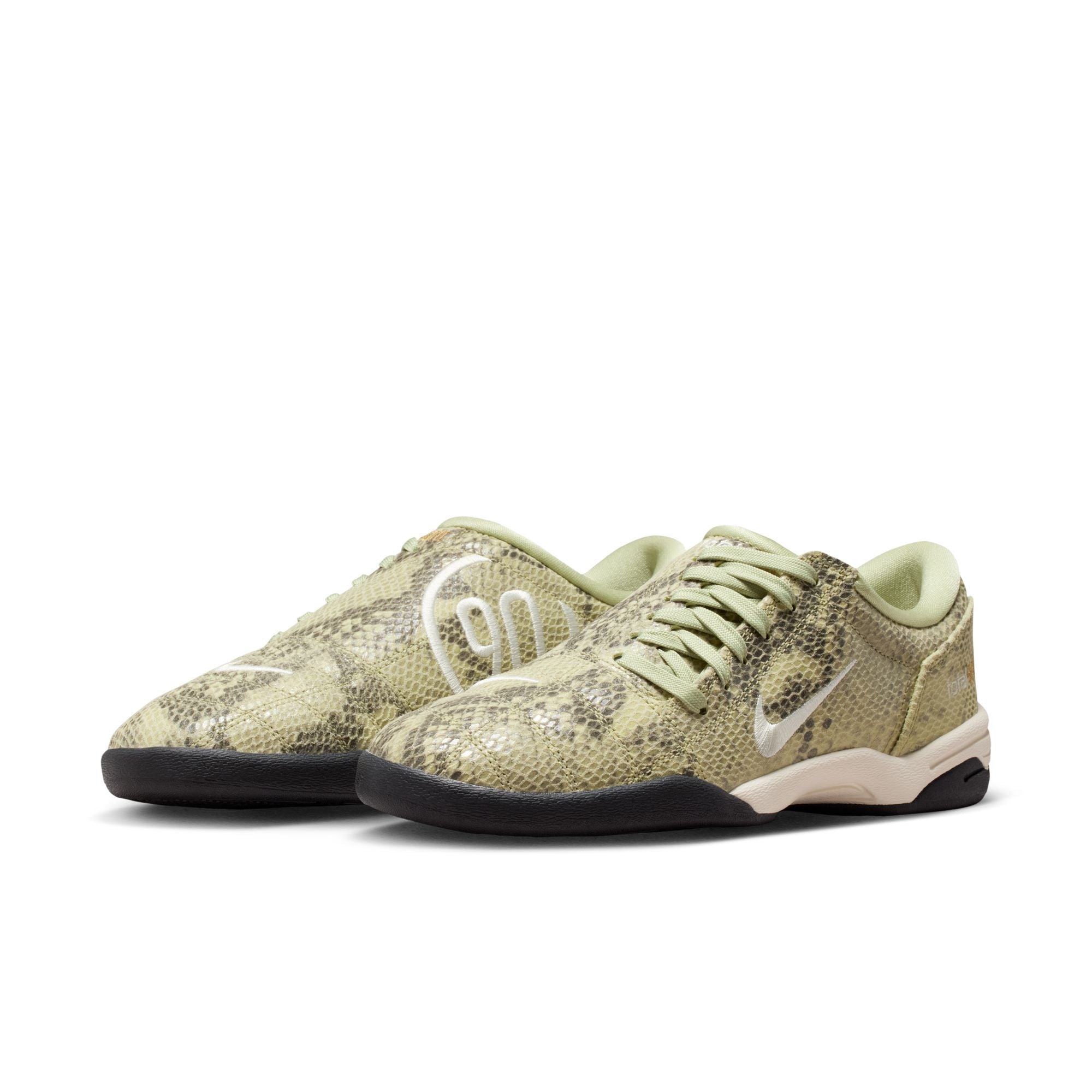 W Nike Total 90 SE IB4204-301