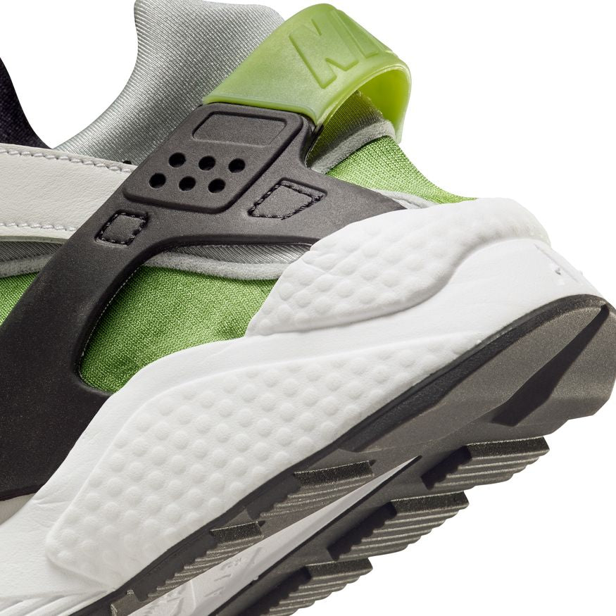 Nike Air Huarache DH4439-114
