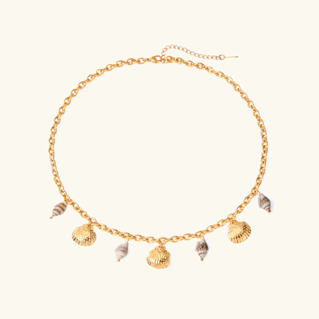 Dainty Gold Seashell Necklace with Adjustable Gold Chain – Hypoallergenic Ocean-Inspired Jewelry for Women