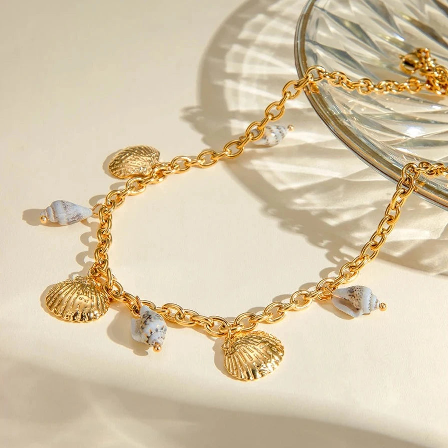 Dainty Gold Seashell Necklace with Adjustable Gold Chain – Hypoallergenic Ocean-Inspired Jewelry for Women