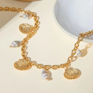 Dainty Gold Seashell Necklace with Adjustable Gold Chain – Hypoallergenic Ocean-Inspired Jewelry for Women