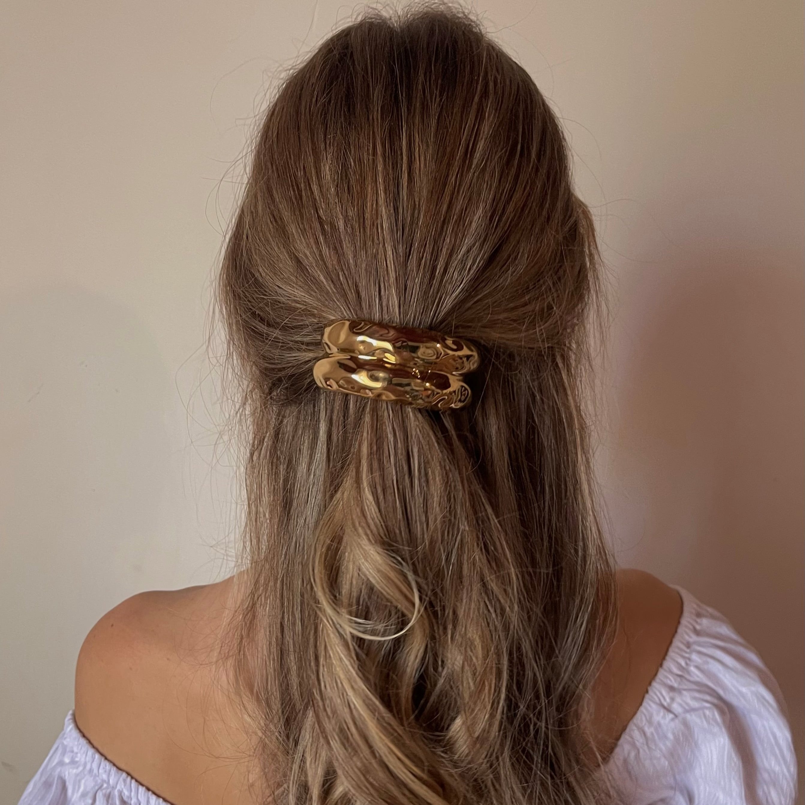 Double Hammered Arch Pony Cuff – Hypoallergenic 18k Gold-Plated Hair Accessory