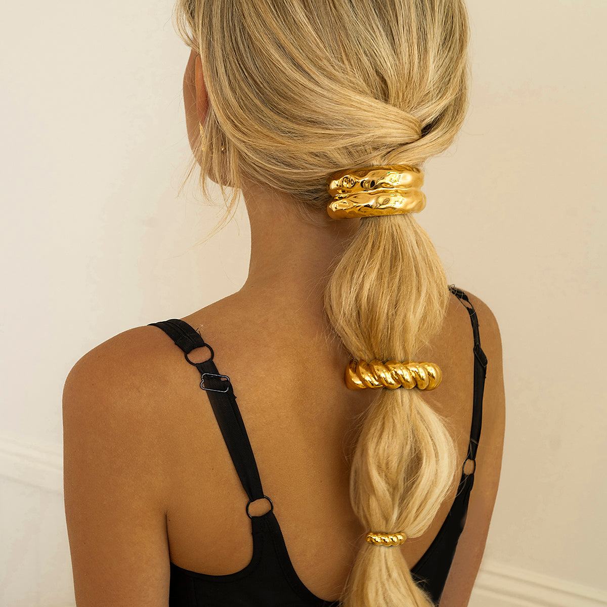 Double Hammered Arch Pony Cuff – Hypoallergenic 18k Gold-Plated Hair Accessory