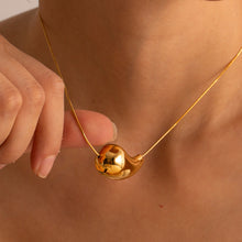 Load image into Gallery viewer, Elegant 18k Gold-Plated Teardrop Necklace – Hypoallergenic Stainless Steel Jewelry for Women, 16-inch Adjustable Length
