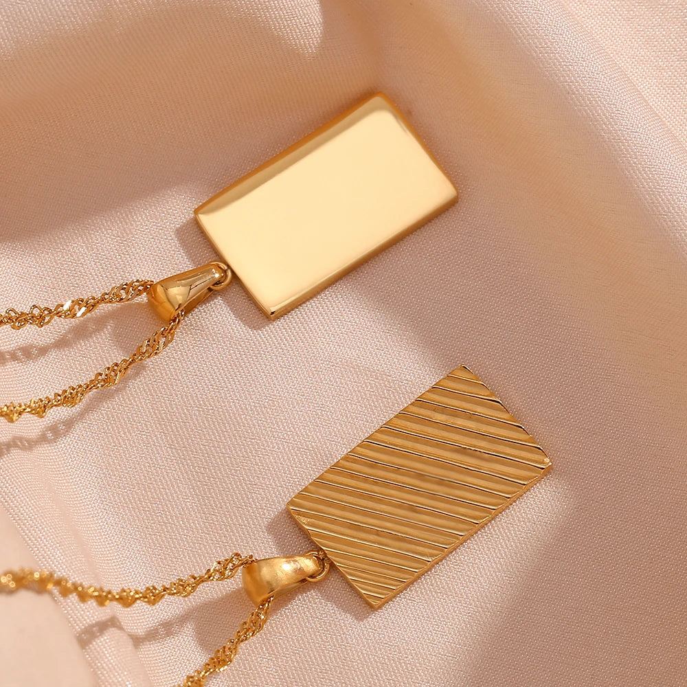 Elegant 18k Gold Necklace with Rectangular Pendant – Waterproof and Hypoallergenic