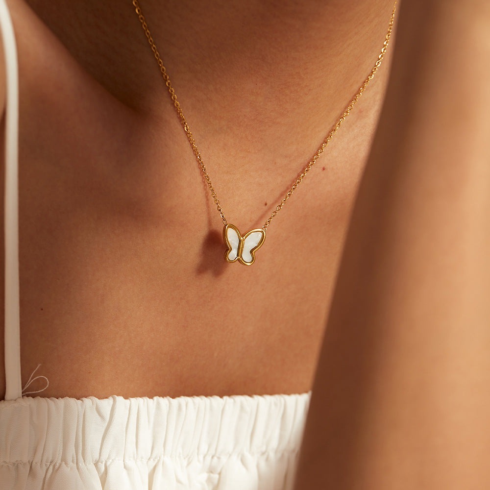 Elegant Butterfly Pendant Necklace with Mother of Pearl and Freshwater Pearls – Hypoallergenic Gold-Plated Jewelry for Women