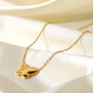 Elegant Butterfly Pendant Necklace with Mother of Pearl and Freshwater Pearls – Hypoallergenic Gold-Plated Jewelry for Women