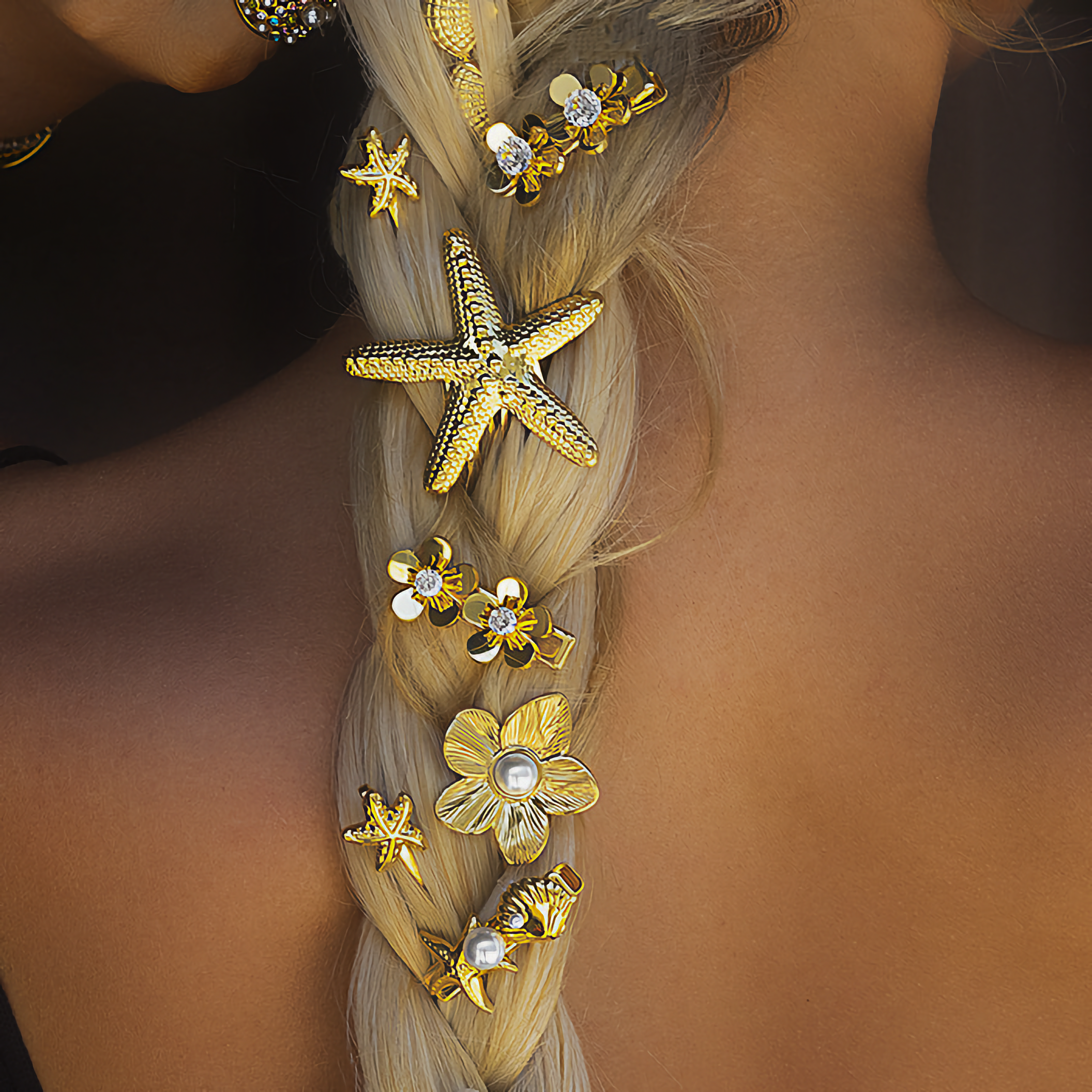 Elegant Diamond Petal Hair Clip with Gold Petals – Hypoallergenic Design for Women, Eco-Friendly and Durable