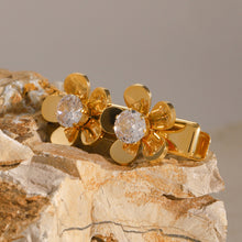 Load image into Gallery viewer, Elegant Diamond Petal Hair Clip with Gold Petals – Hypoallergenic Design for Women, Eco-Friendly and Durable
