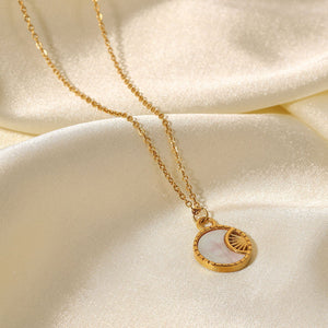 Elegant Freshwater Pearl Necklace with Geometric Pendant – Hypoallergenic Gold-Plated Jewelry for Women