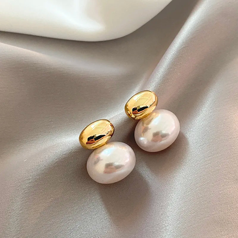 Elegant Gold Accented Pearl Stud Earrings – Timeless Design for Any Occasion
