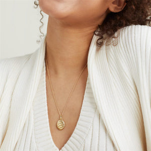 Elegant Gold Croissant Necklace with Adjustable Chain – Hypoallergenic Stainless Steel-Plated Jewelry