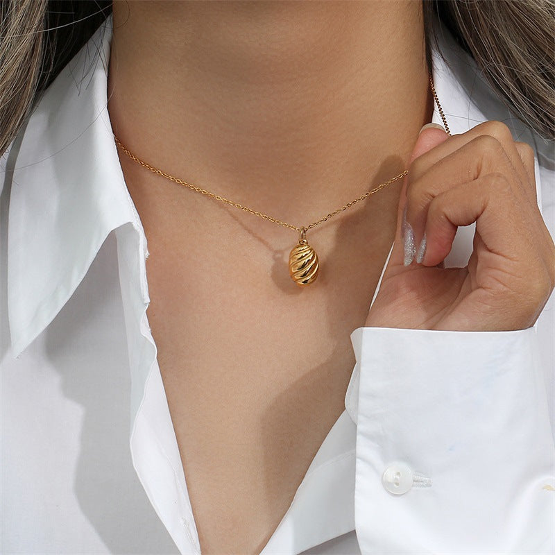Elegant Gold Croissant Necklace with Adjustable Chain – Hypoallergenic Stainless Steel-Plated Jewelry