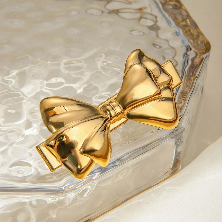 Elegant Gold Hair Clip with Classic Bow Design – Hypoallergenic and Durable Accessory
