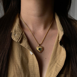Elegant Gold Heart Necklace with Diamond Simulants and Emerald Centerpiece – 18k Gold-Plated Stainless Steel Jewelry
