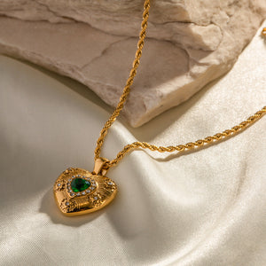 Elegant Gold Heart Necklace with Diamond Simulants and Emerald Centerpiece – 18k Gold-Plated Stainless Steel Jewelry