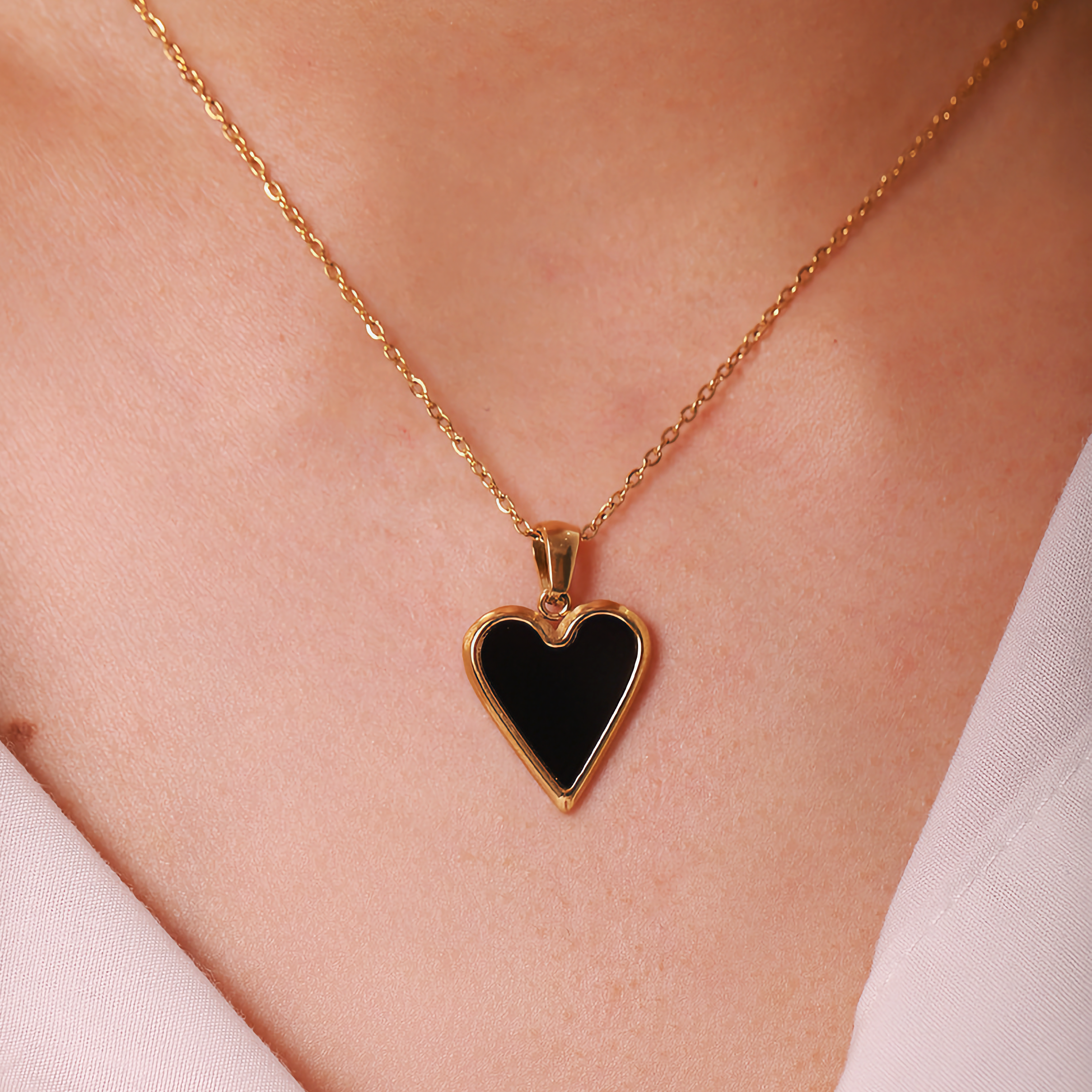 Elegant Gold Heart Pendant Necklace – Waterproof, Hypoallergenic Jewelry for Women, 18-Inch Adjustable Chain
