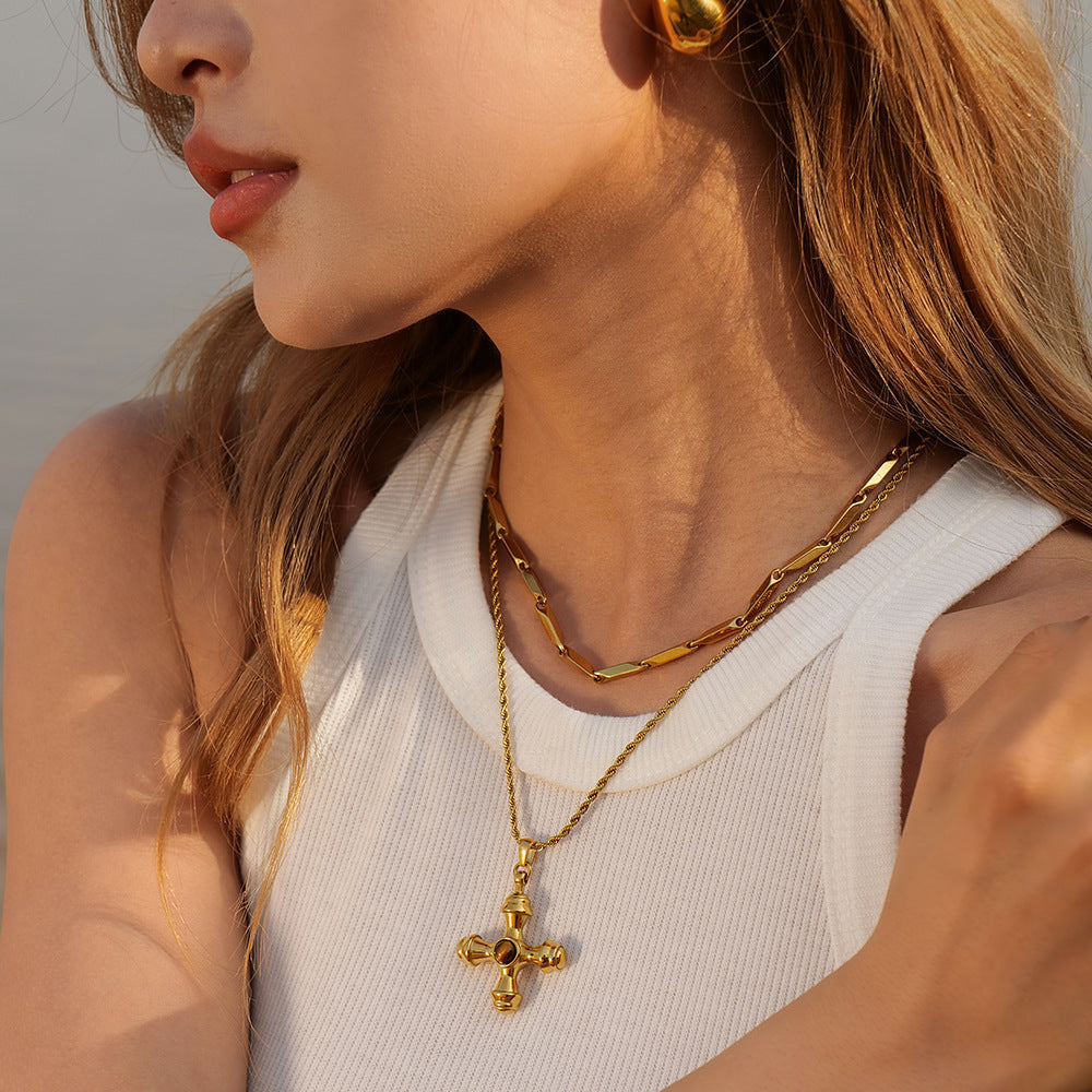Elegant Gold Necklace with Diamond Pendant – 18k Stainless Steel-Plated Jewelry for Women