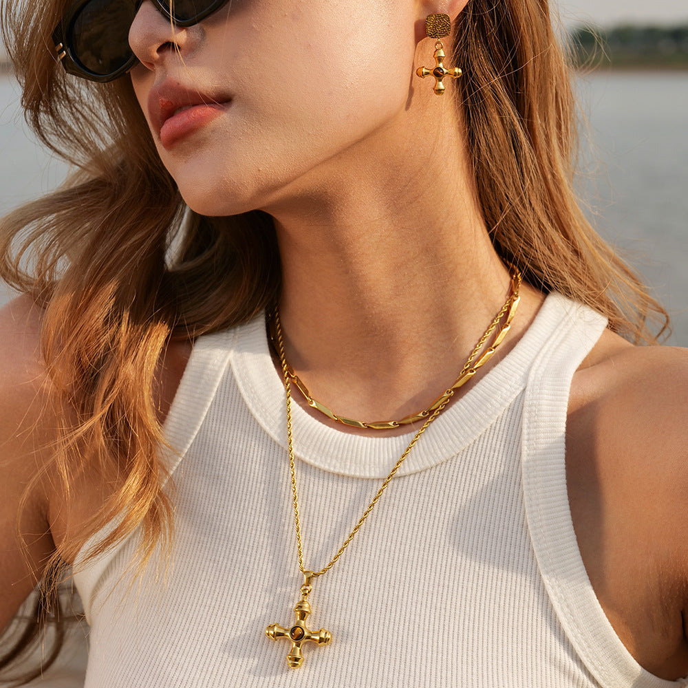 Elegant Gold Necklace with Diamond Pendant – 18k Stainless Steel-Plated Jewelry for Women