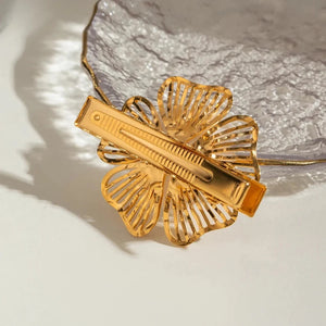 Elegant Petal Pearl Hair Clip with 18k Gold Plating – Hypoallergenic and Waterproof Hair Accessory